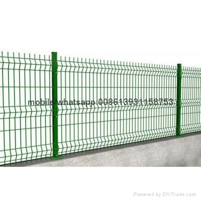 2017popular red color powder coated galvanized fence 