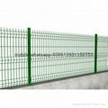 2017popular red color powder coated galvanized fence  1