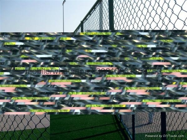 green pvc coated chain link security fence