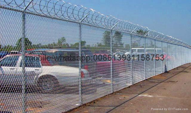 50*50mm chain link wire mesh construction fence 2