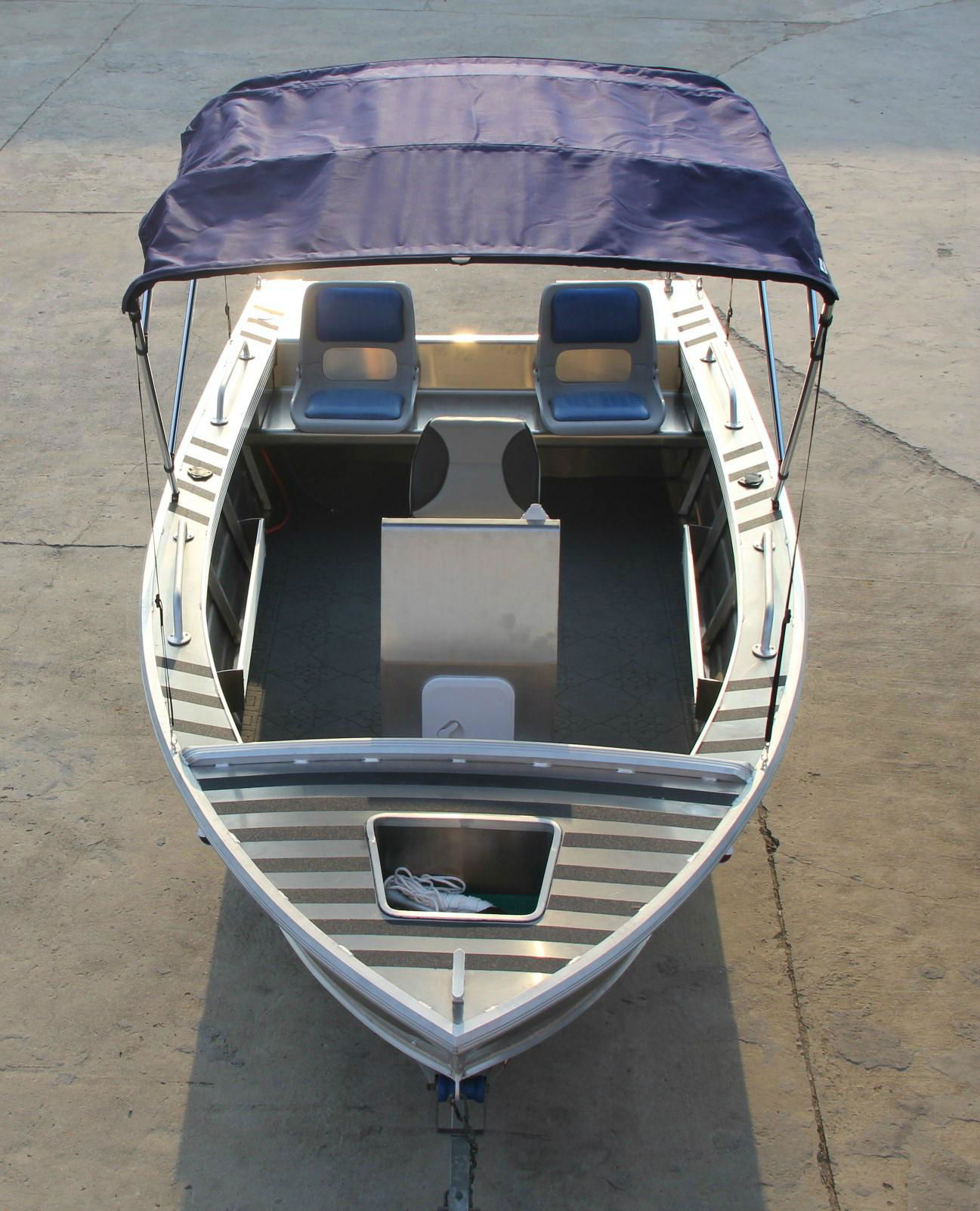 ALUMINUM BOAT