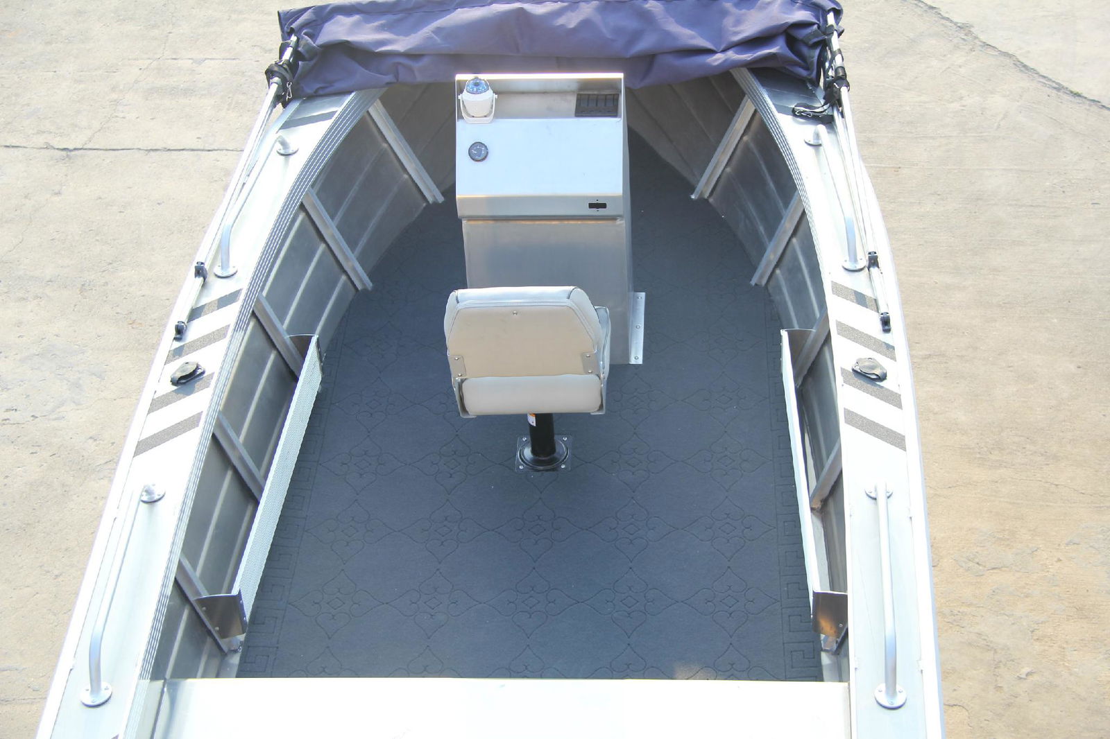 ALUMINUM BOAT 4