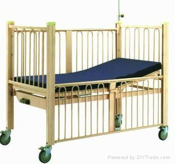 Single Crank Manual Paediatric Bed 2
