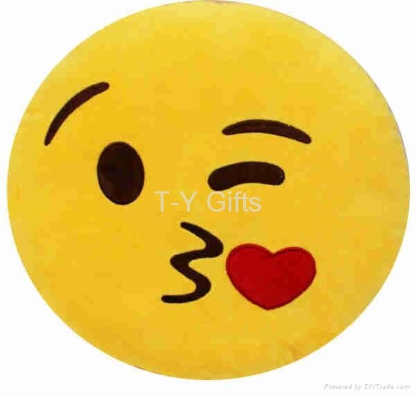 Whatsapp Emoji Pillow Heart-Shaped Eyes 2