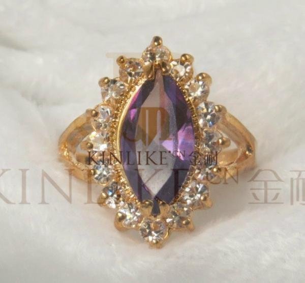 紫色锆石戒指 2