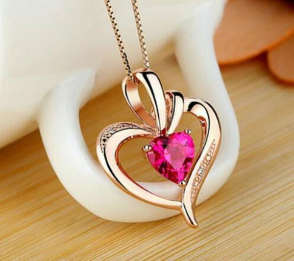 Delicate zircon heart pendant professional custom jewelry DIY fashion 