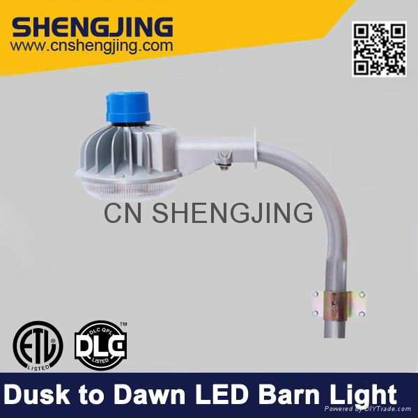 Dusk to Dawn LED Barn Light IP65 4