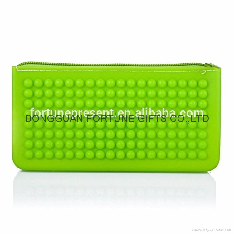 Candy color silicone pencil bag silicone zipper wallet 2