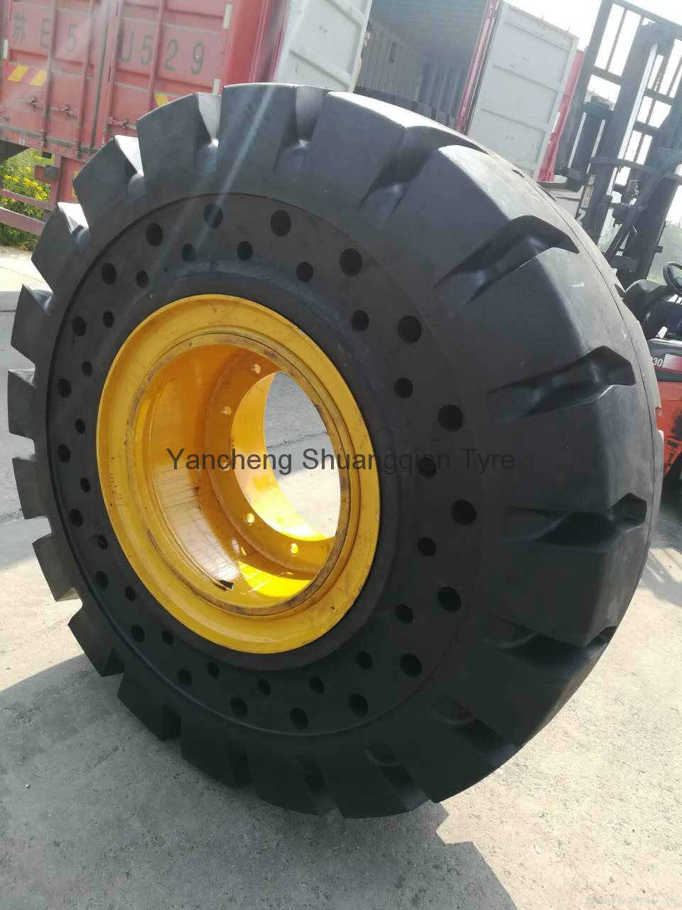 Wheel loader tire  4