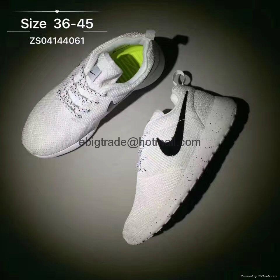 Nike roshe run shoes