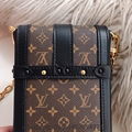 Cheap LV POCHETTE TRUNK VERTICALE Louis Vuitton LV case for iPhone