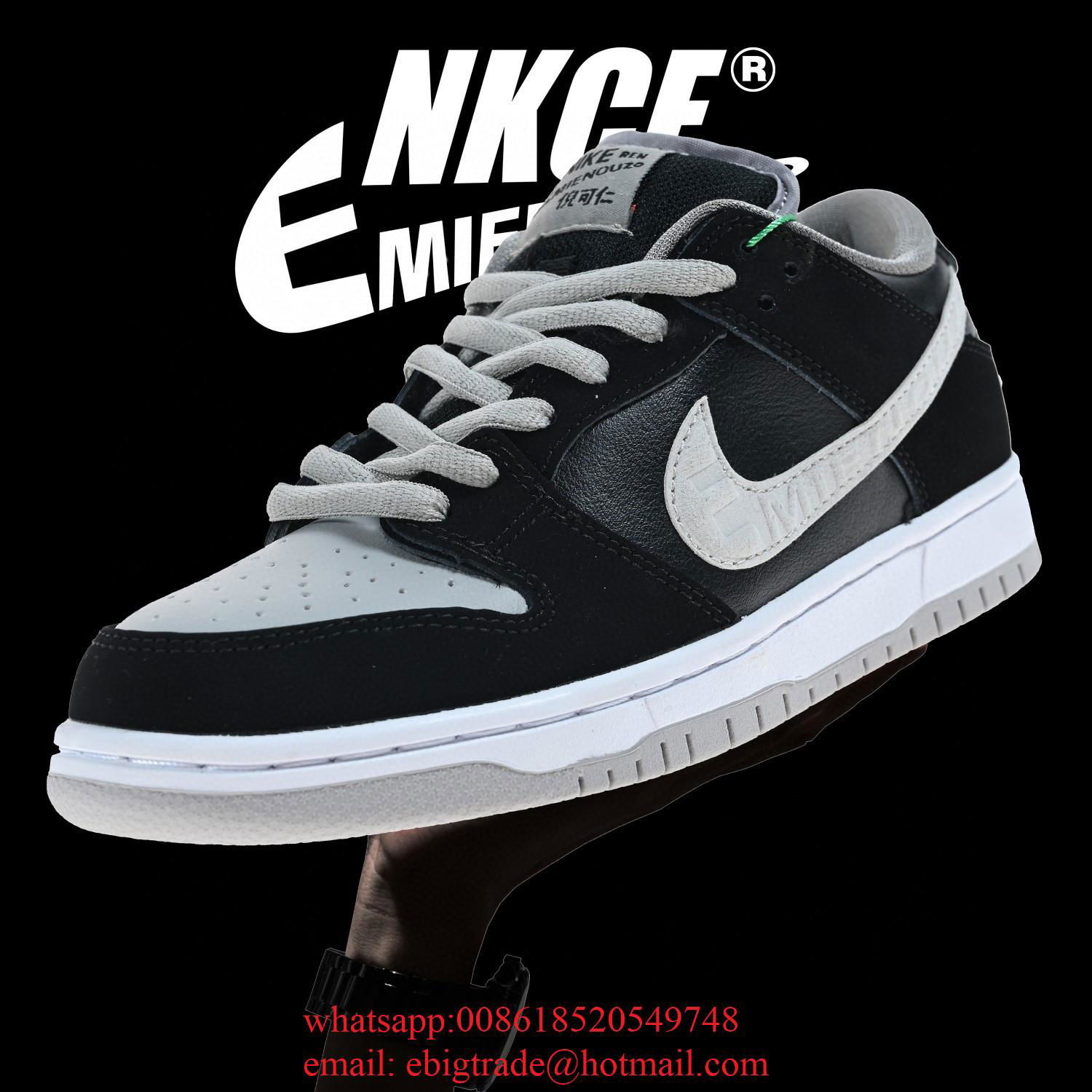 mens Nike Dunk Low sneakers 