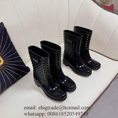 Wholesaler Cheap discount           Garavani Women’s Rockstud Black Rain Boots