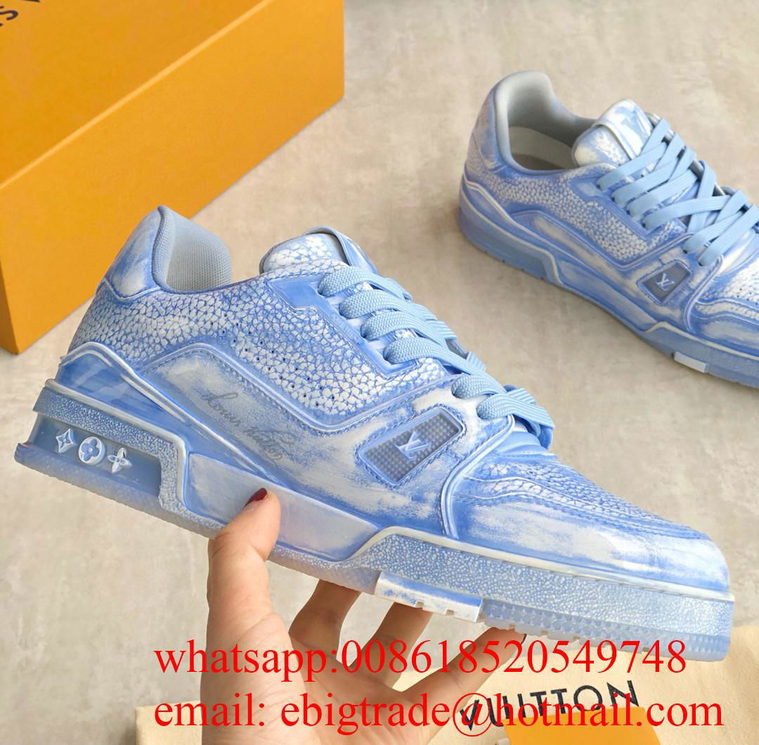 Wholesaler Louis Vuitton sneakers women