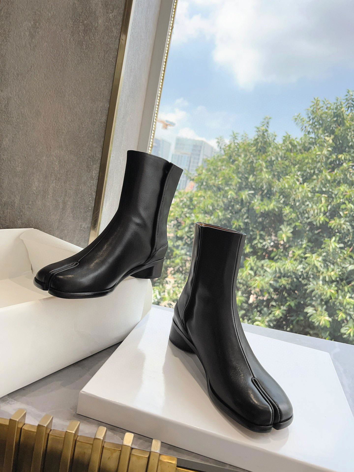 Maison margiela tabi boots for sale