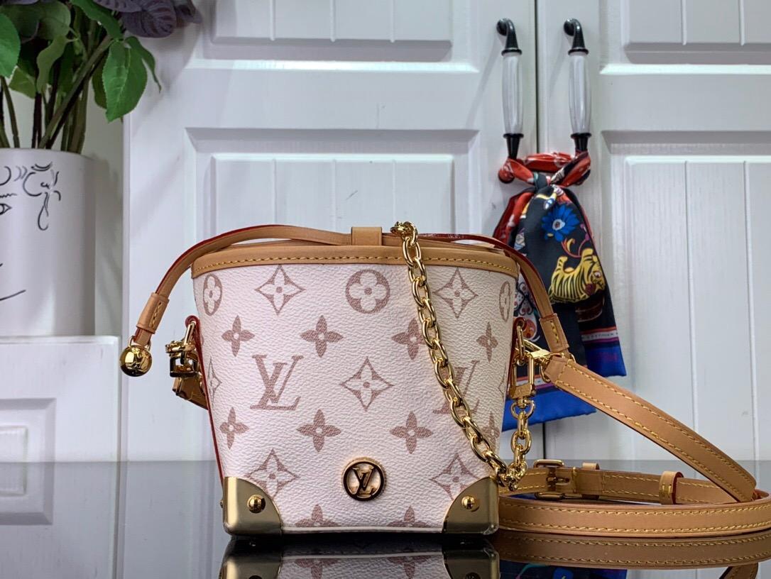 NOÉ PURSE LV CHARMS 