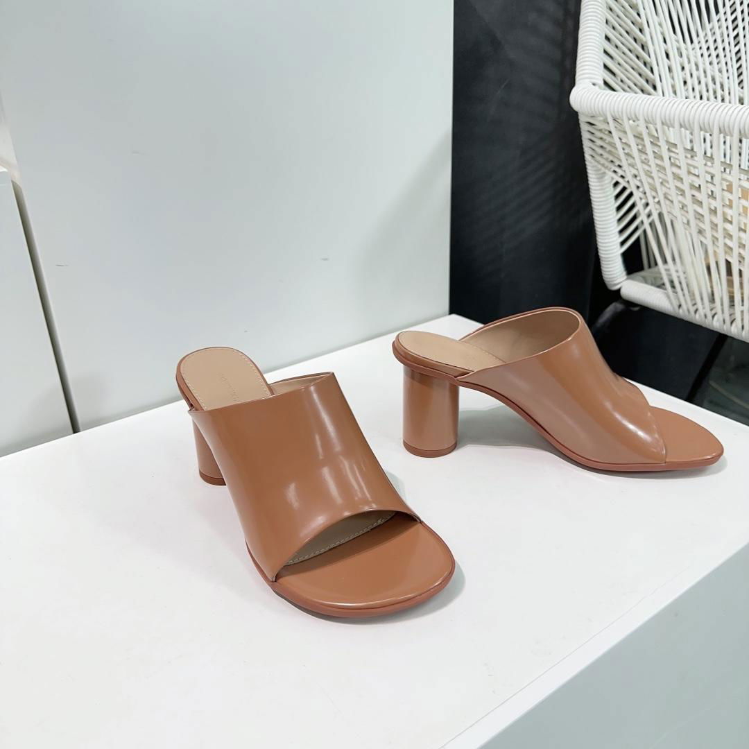 Calfskin leather Mule Sandals                Blink Patch Mule