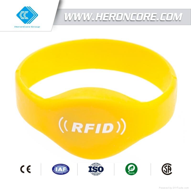Silicone RFID Wristband 4