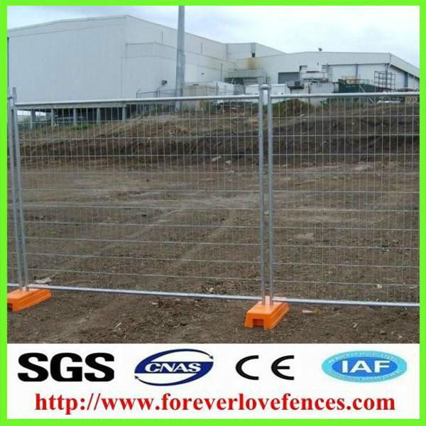 welded mesh panel with concrete base temporary fence 3