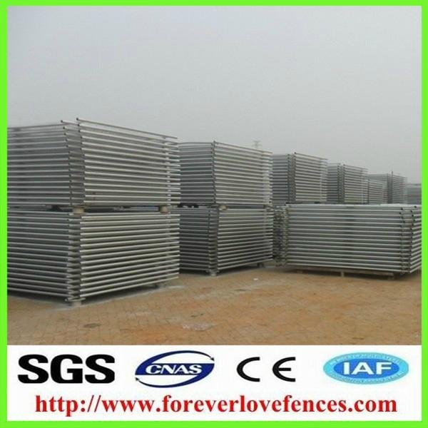welded mesh panel with concrete base temporary fence 4