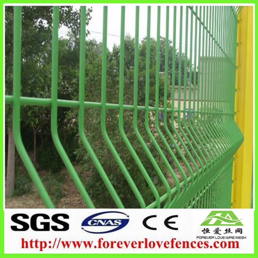 China manufacturer curved welded wire mesh panel fence, triangular bending fence