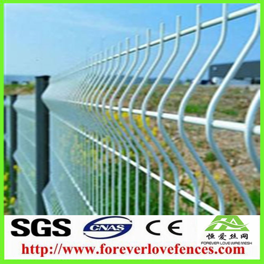 China manufacturer curved welded wire mesh panel fence, triangular bending fence 2