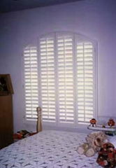 Aluminum venetian blinds