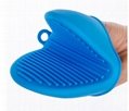 Silicone Glove Baking Tool Hand Grip 2