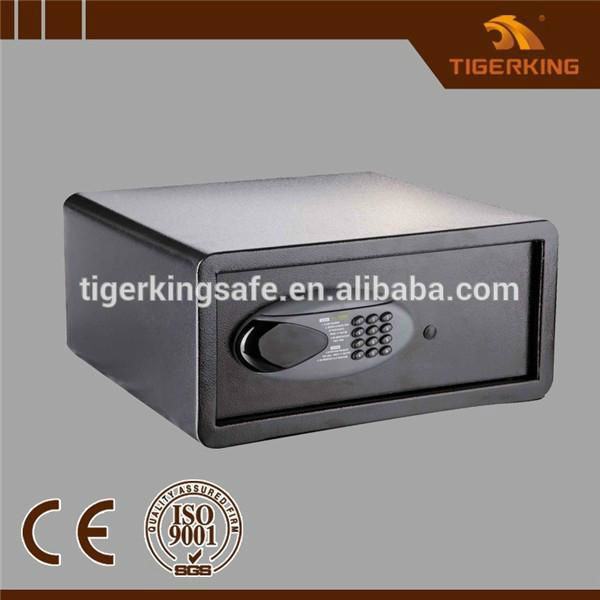 Hotel safe for laptop size 3