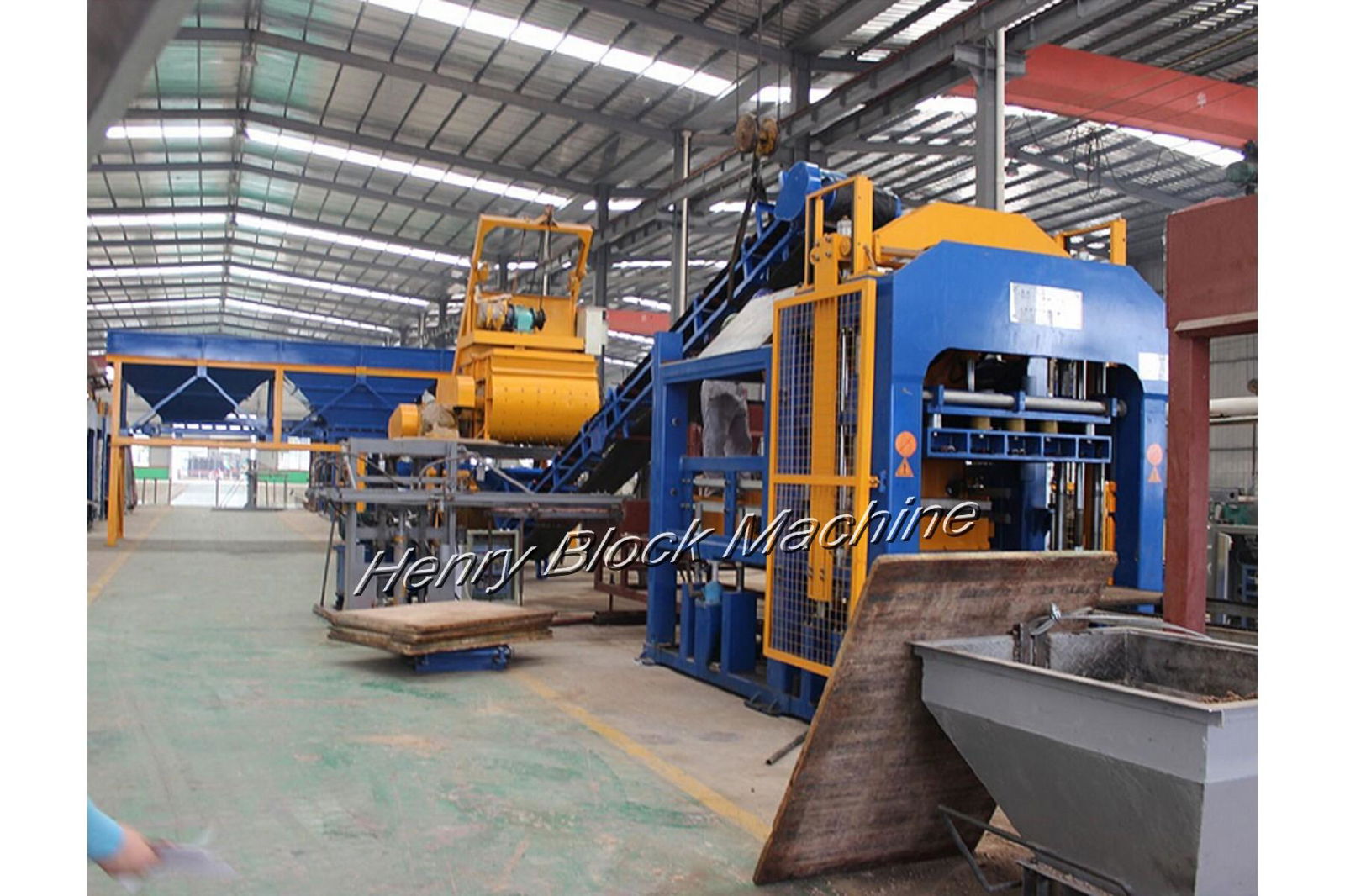 hot sale big type of fully automatic concrete block making machine kine 3
