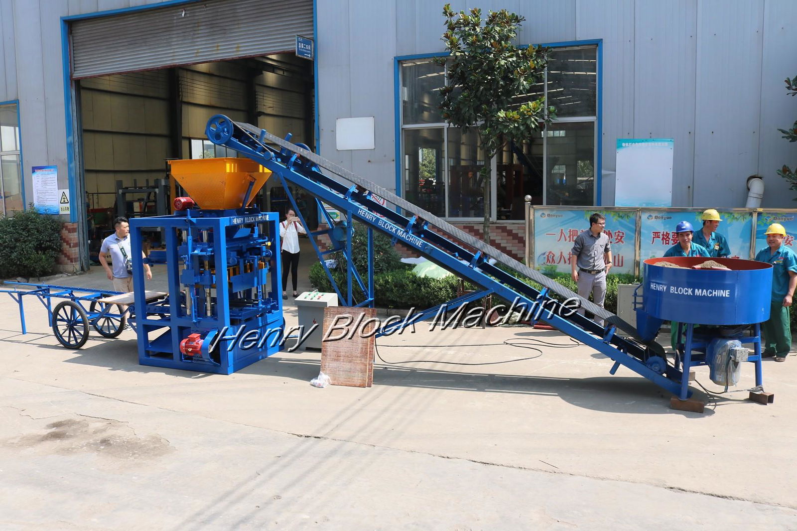 the most popular semi-automatic concrete block making machine in Africa 2