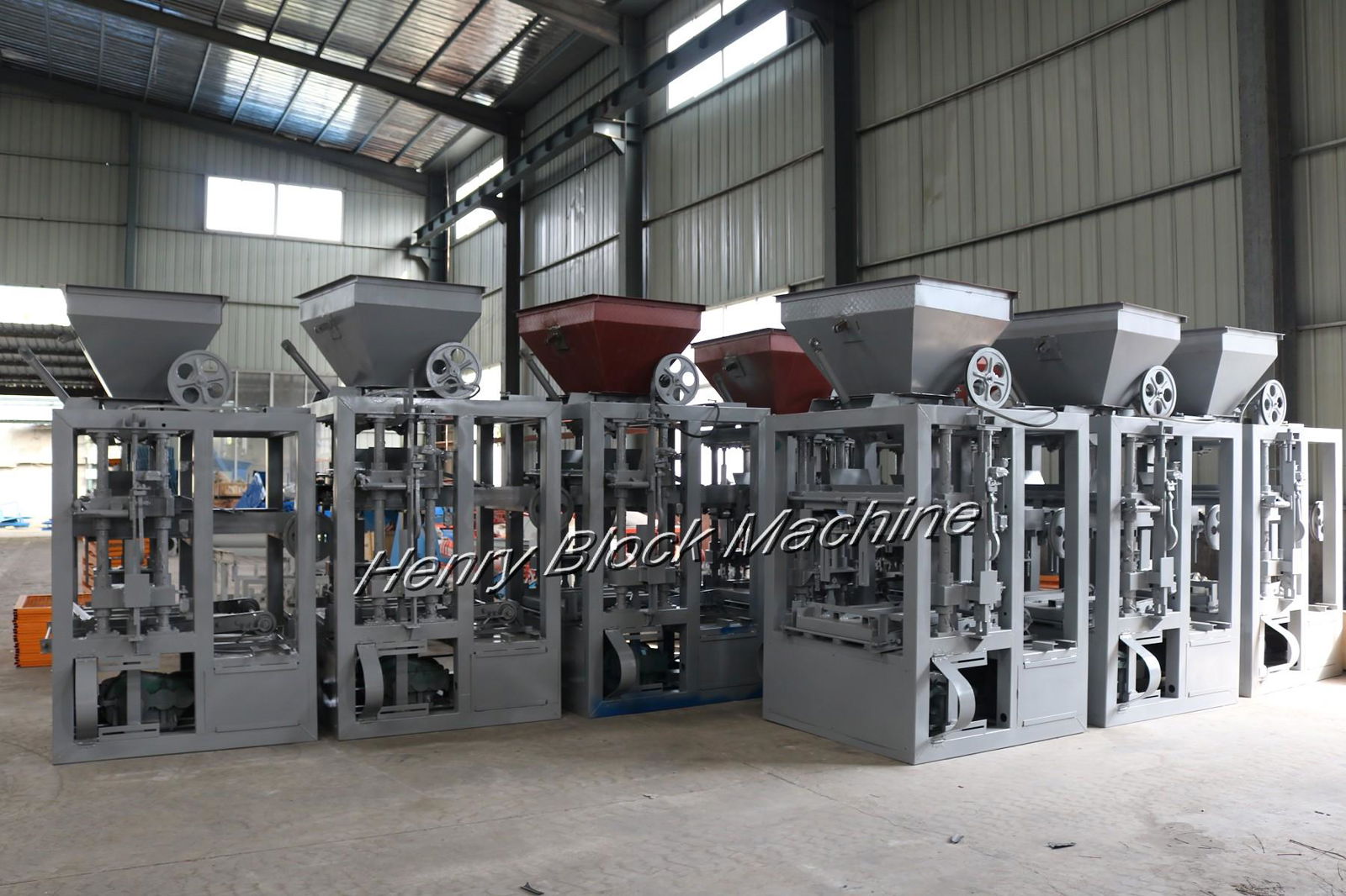 the most popular semi-automatic concrete block making machine in Africa 4