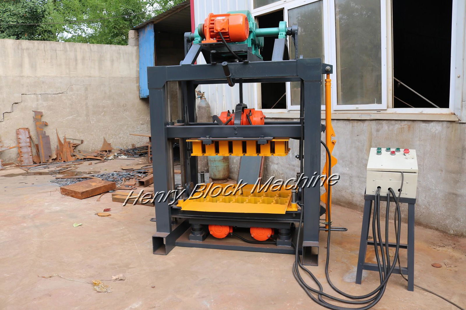 QTJ4-40 Concrete Block Making Machine 3