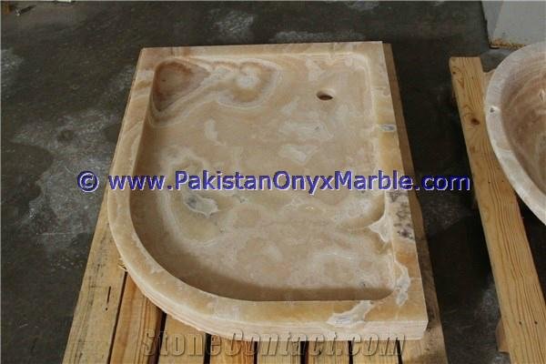 ONYX SHOWER TRAYS COLLECTION