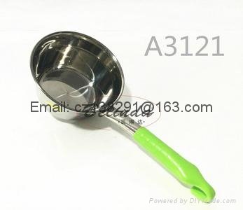 Stainless Steel Kitchen Use Water Bailer with Color Handle