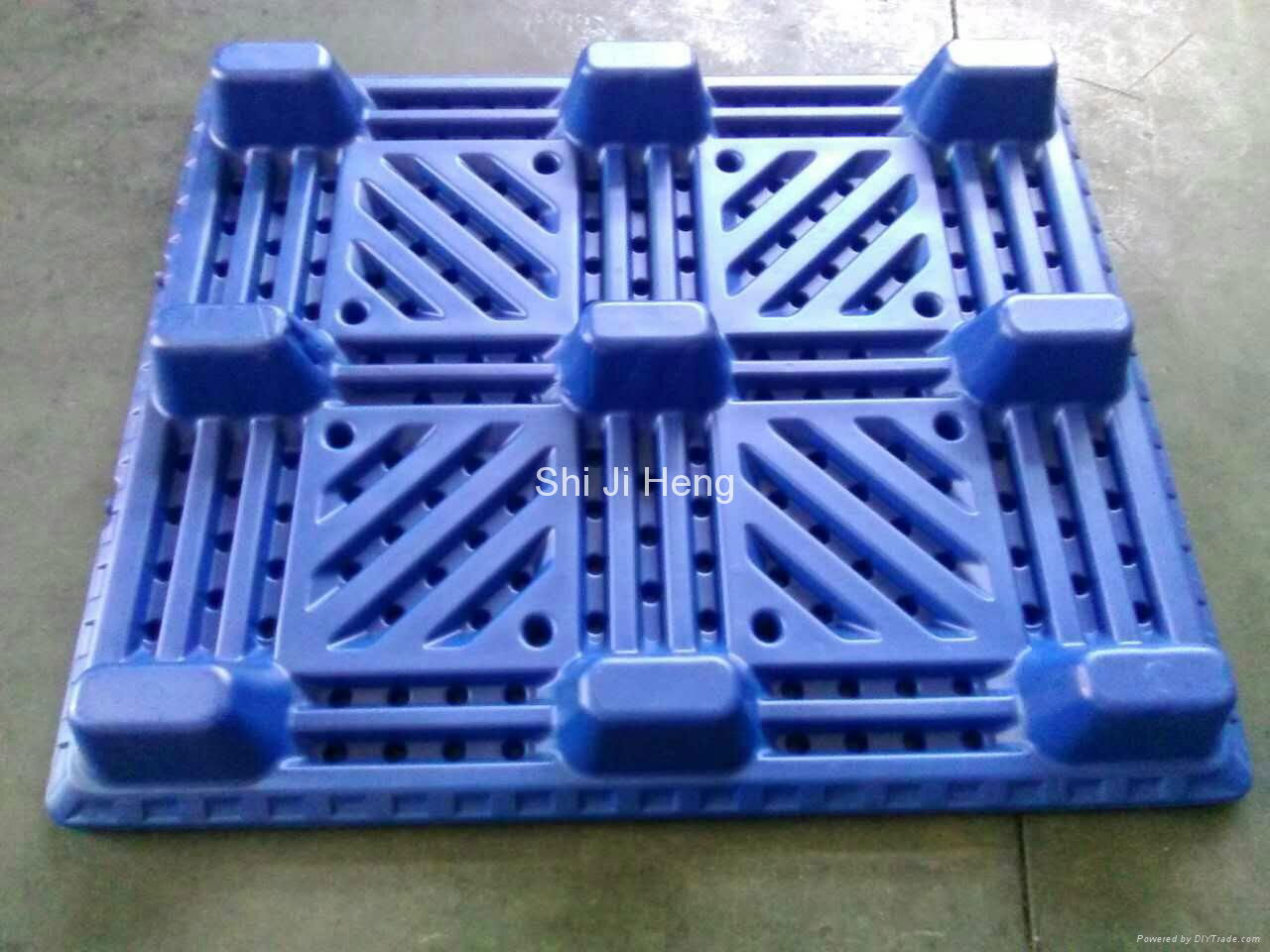 Light-Duty Euro Single Face Grid Pallet with 9 Feet