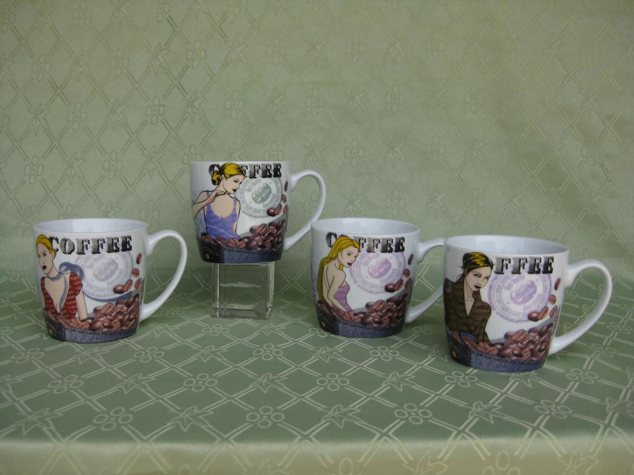 	Painted A Beautiful Girl And Coffee Bean Ceramic Mugs 2