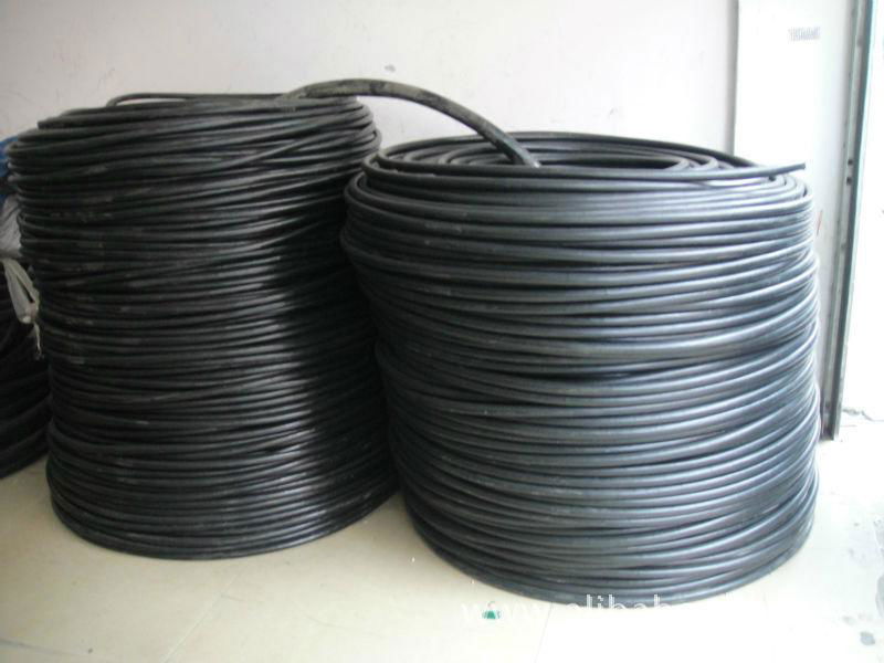 专业生产厂家低压电力电缆价格0.6/1kv YJV32 3X240mm2 出厂价 5