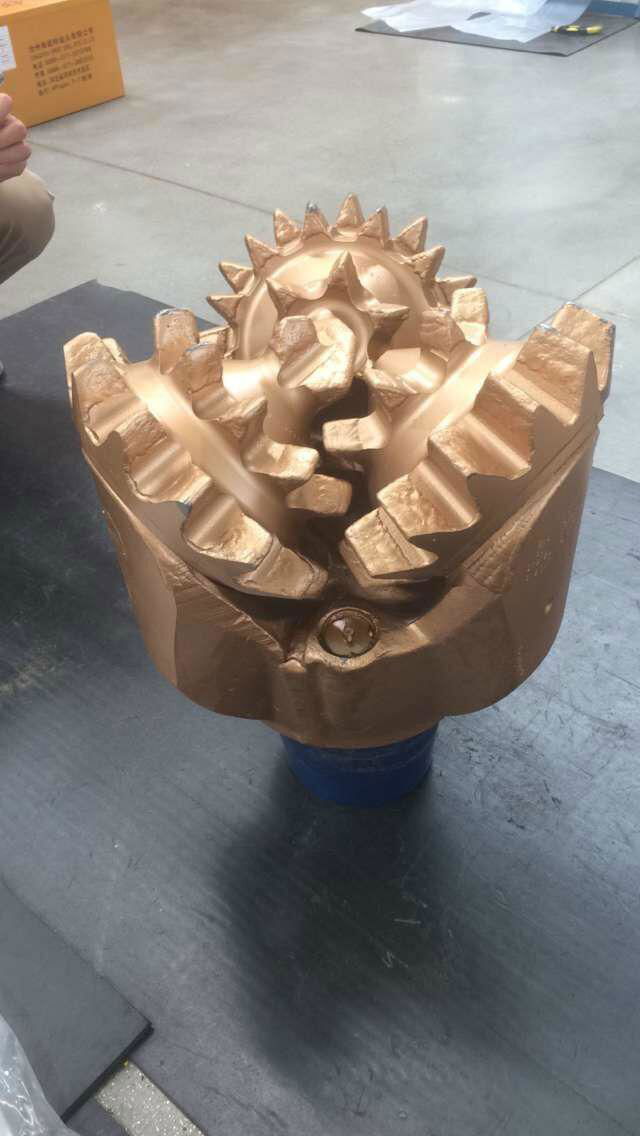 PDC drill bits