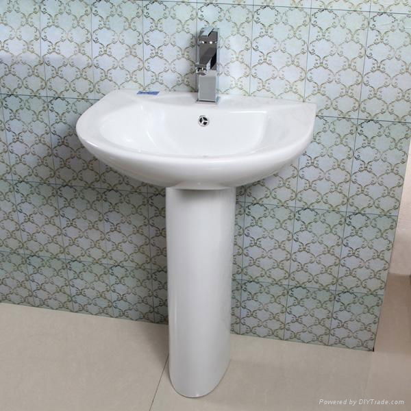 Bathroom pedestal wash basin 2