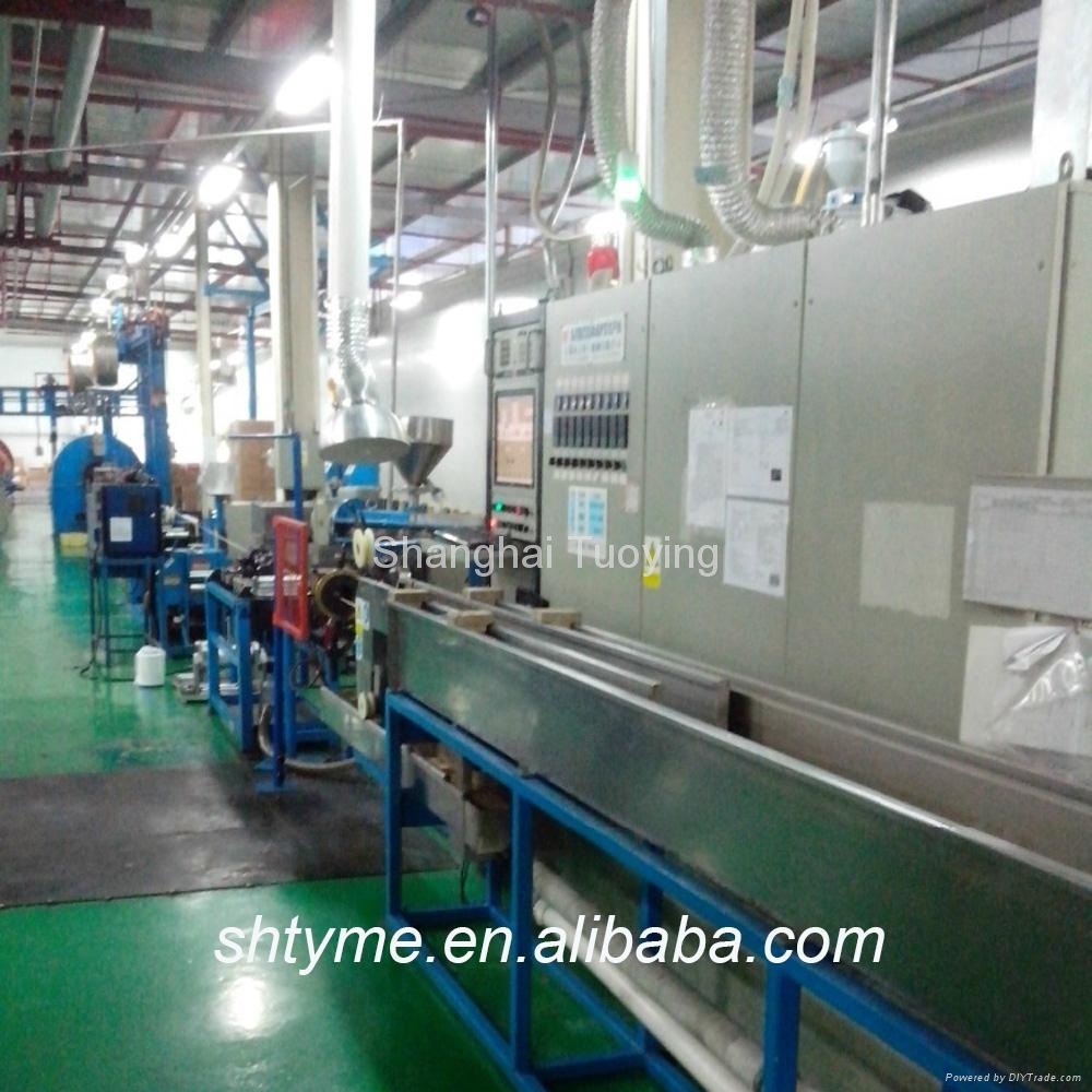 Optical fiber cable sheathing production line and machines (China
