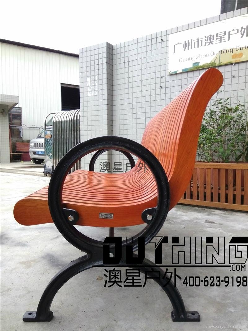 Solid Iron Feet Merbau Outdoor Customized Park Chair 3