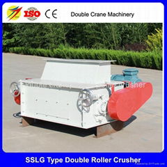 Double roller crusher price poultry feed pellet crushing machine