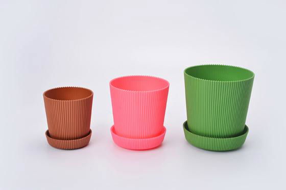 Plastic 6 Multicolored Circle Flower Plant Pots  with Saucer  3