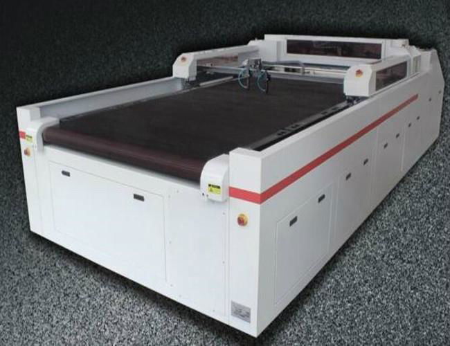 Auto feeding laser cutting machines for leather fabric cloth 3