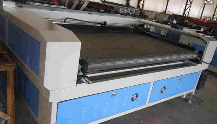 Auto feeding laser cutting machines for leather fabric cloth 4