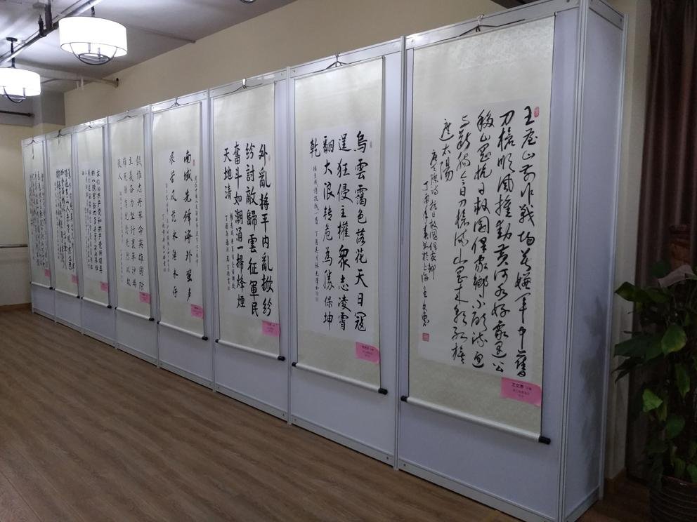 上海畫展挂畫展示使用的展板架白色1X2.5米
