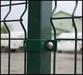 welded wire mesh fence