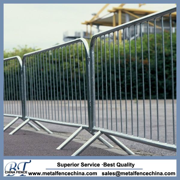 Cheap galvanized crowed control barrier fence suppliers 3