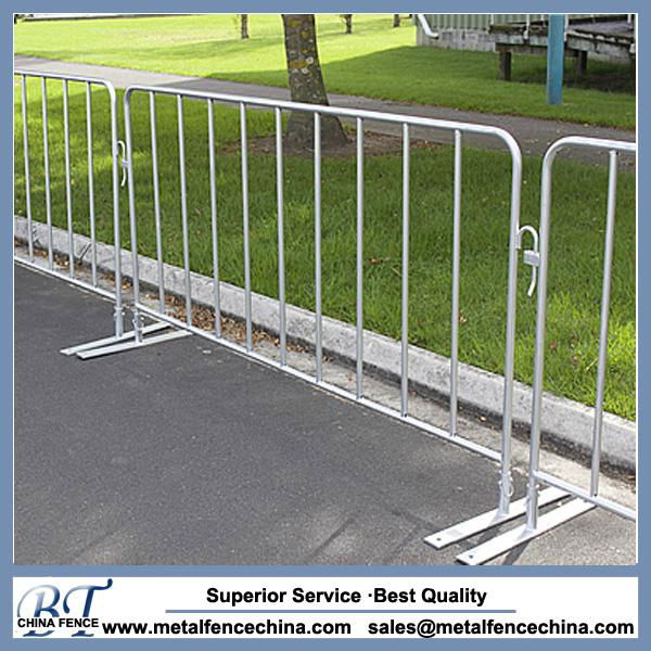 Cheap galvanized crowed control barrier fence suppliers 5